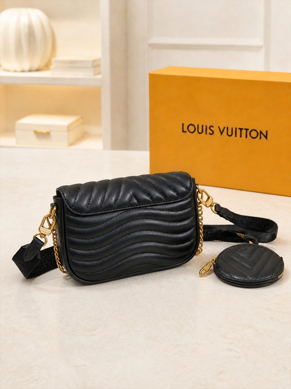 Louis Vuitton Multi Pochette Shoulder Purse in Black Quilted Cowhide - Picture 5 of 7